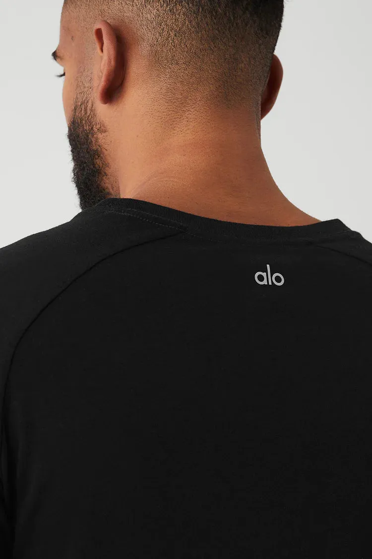 Alo Yoga Triumph Crew Neck Tee