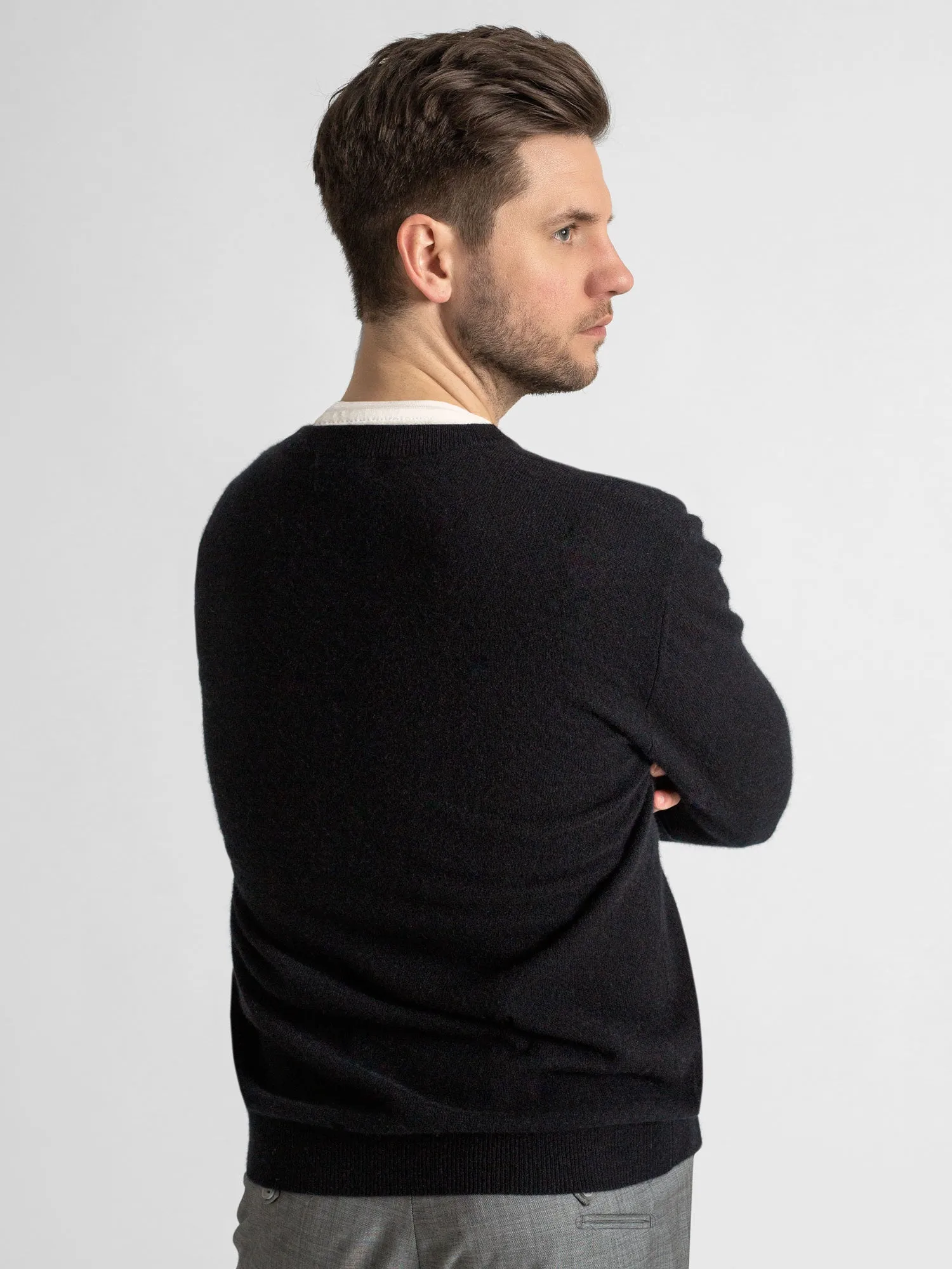 Cashmere sweater men "V-neck" - black