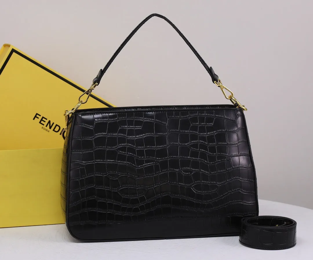 FF153 Fendi O’Lock Zipper / 13.8x5.5x9inch