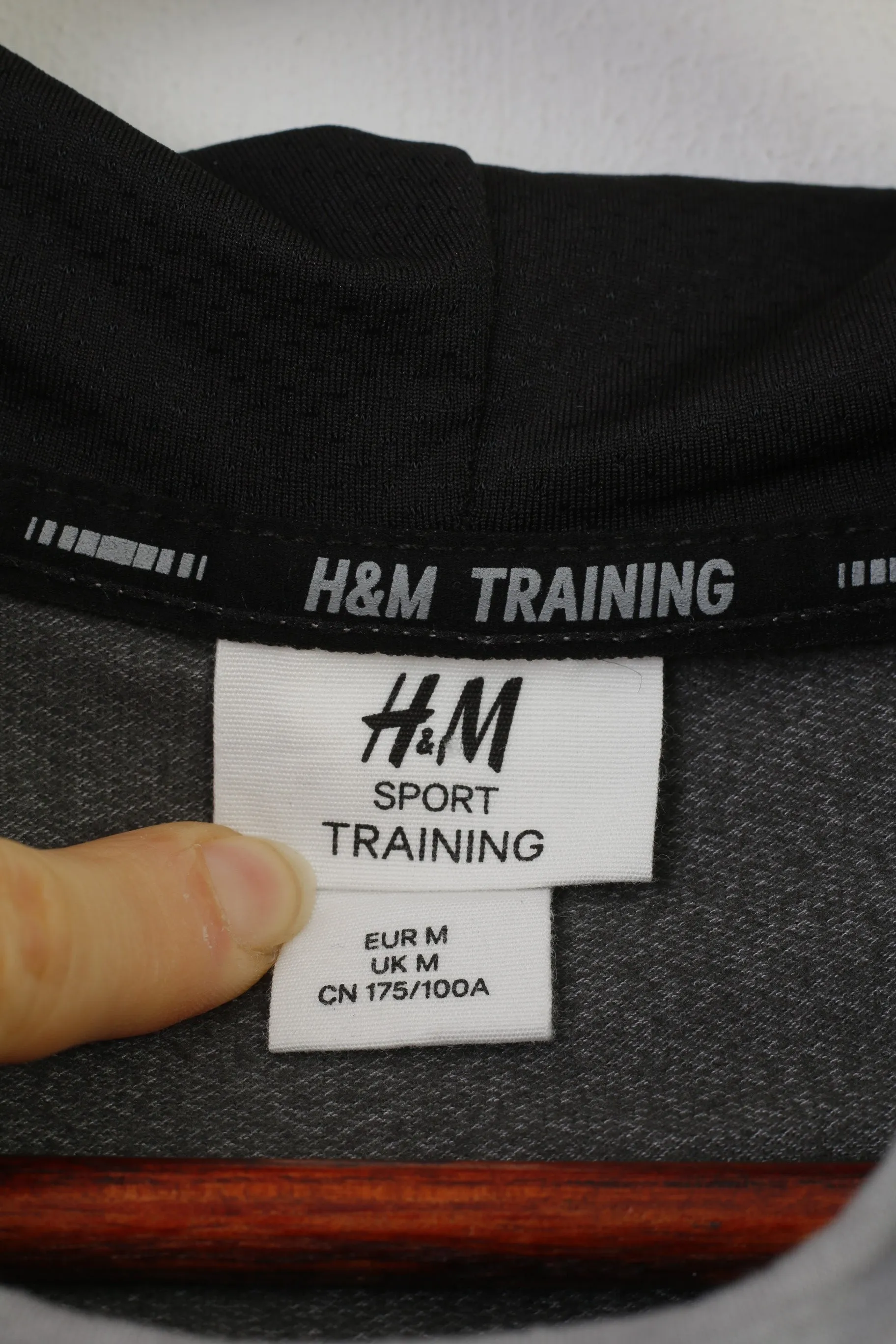 H&M Men M Sleeveless Grey Training Hood NYC Viscose Sport Top