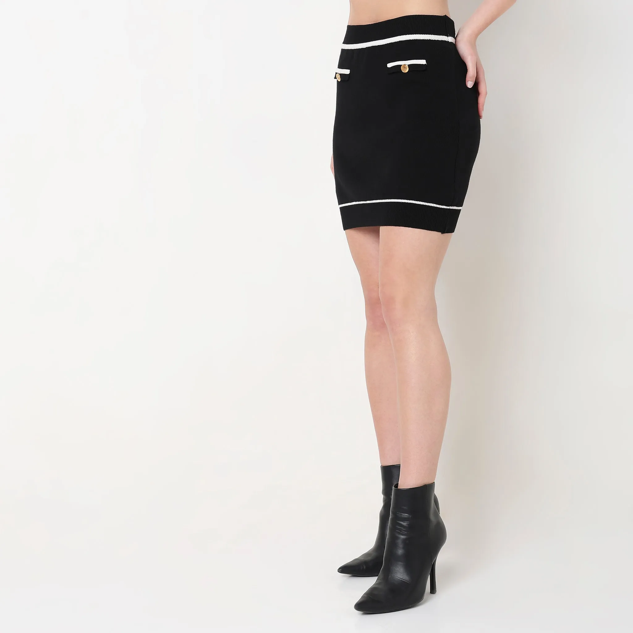 Skinny Fit Solid High Rise Skirt