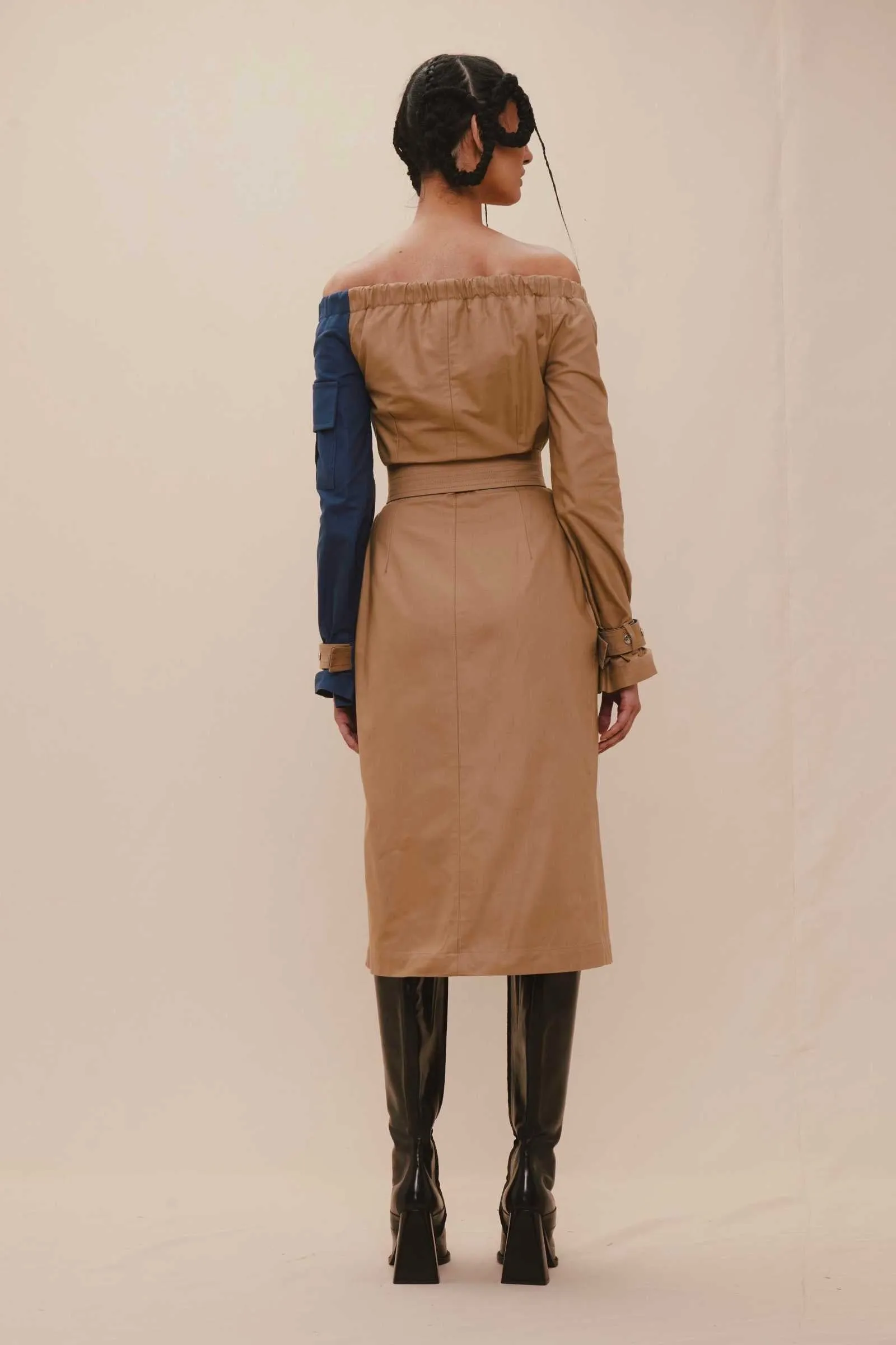 Thebe Magugu- Off Shoulder Bi-Color Trench Coat: Beige/Blue