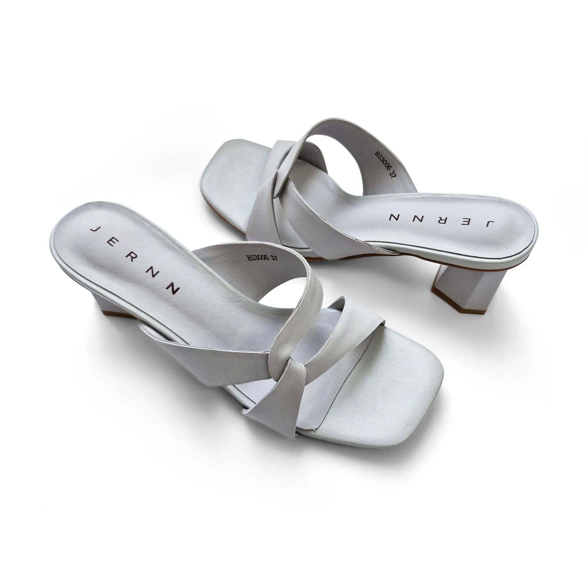 Vivia side cross sandals