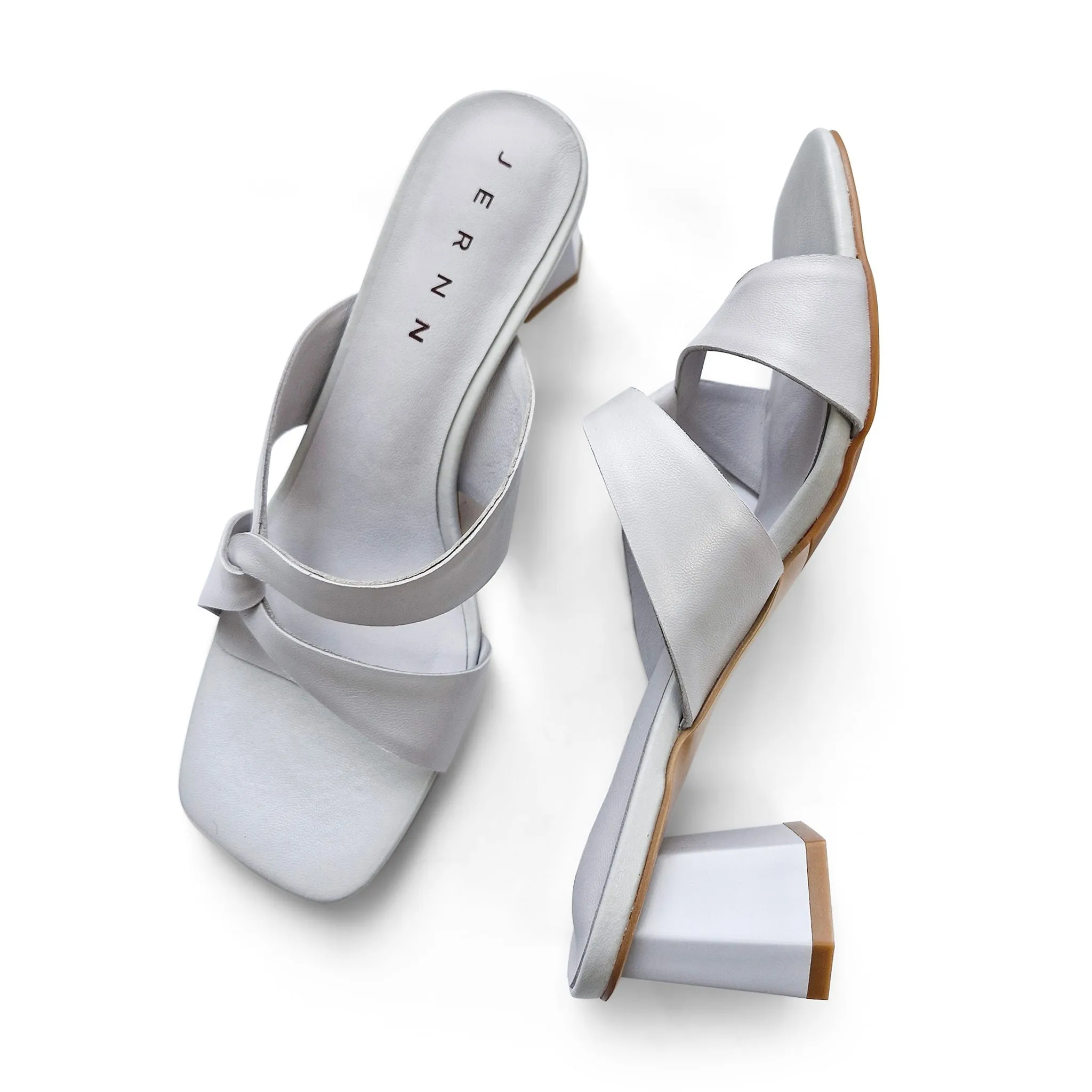 Vivia side cross sandals