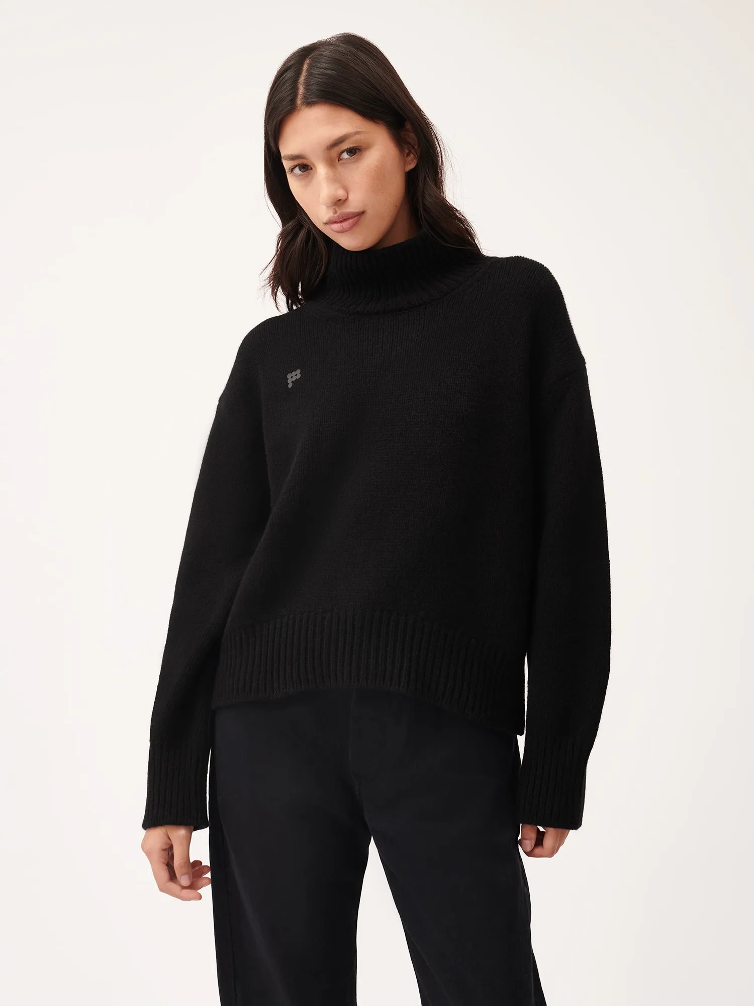 Women's Recycled Cashmere Turtleneck Sweater—black